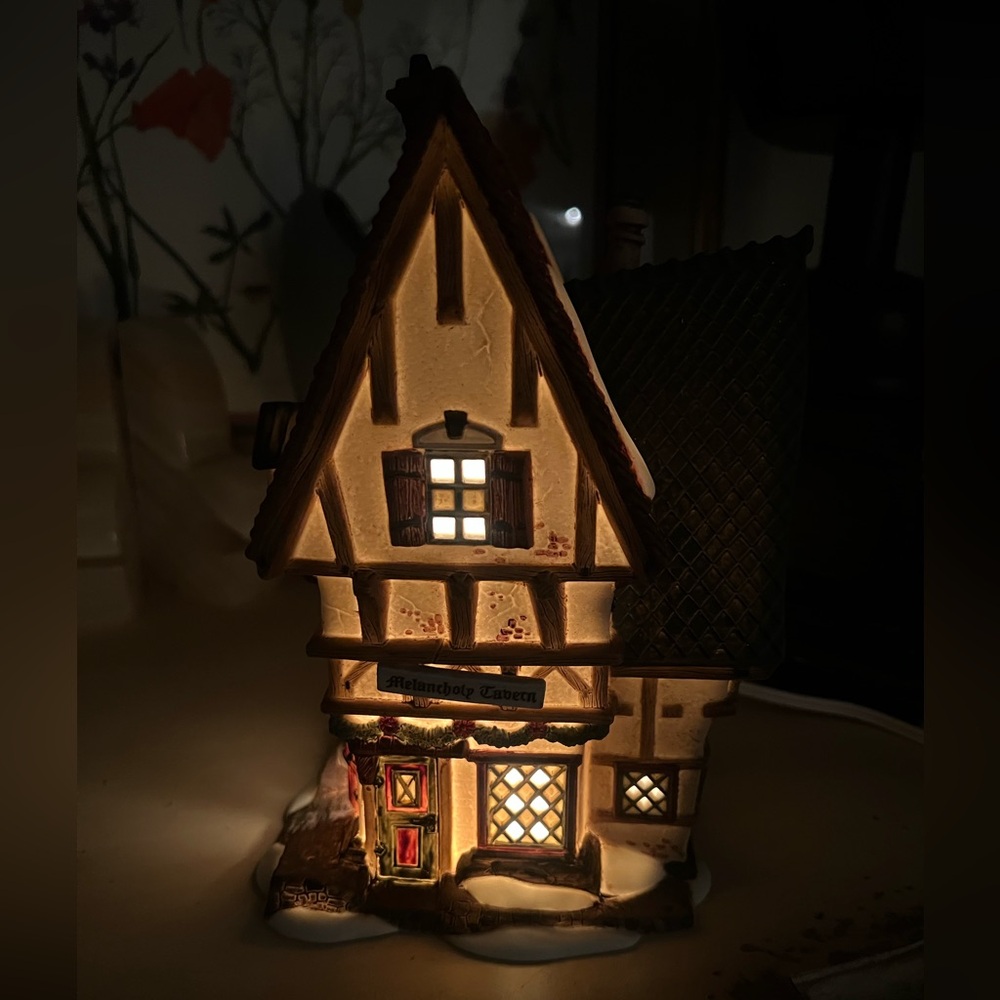 Dept 56 Dickens Village Series The Melancholy Tavern #58347 Retired, In Box